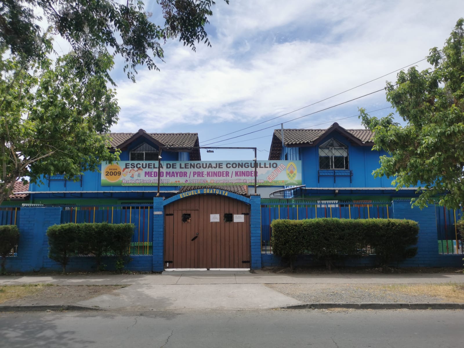 escuela por afuera nueva